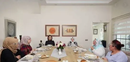 Zuhal Topal’la Sofrada programında böcek skandalı! Tabağın altından çıktı-6
