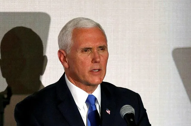 Pence'den Maduro'ya küstah tehdit: Gaspçısın, artık git!