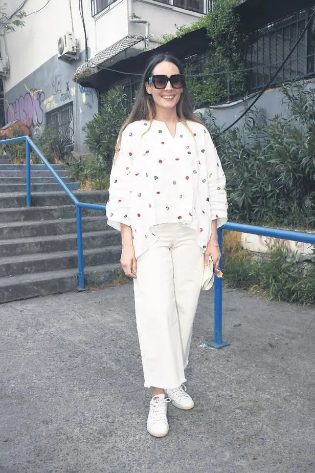 hande-ataizi-yillara-meydan-okuyor-48-yasindaki-oyuncu-spor-salonunda-yaptigi-paylasimla-hayran-birakti-1652726498580.jpeg Hande Ataizi yıllara meydan okuyor! 48 yaşındaki oyuncu spor salonunda yaptığı paylaşımla hayran bıraktı-9