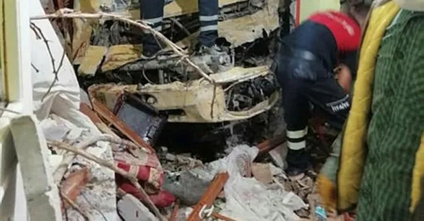 Çorum'da freni patlayan vinç eve girdi