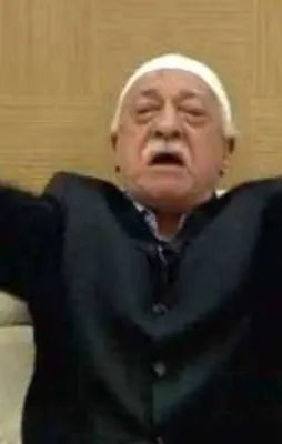 Firari FETÖ'cüler vatandaşlıktan atılacak