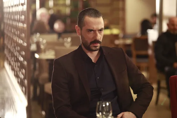 Eşkıya Dünyaya Hükümdar Olmaz 126. yeni bölüm fragmanı: Sizi de o masayı da alayınızı patlatacağım!-2