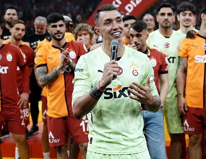 Estudiantes’e imza çok yakın