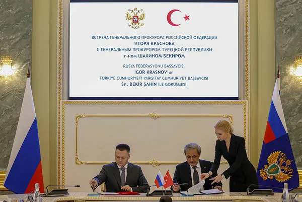 yargitay-cumhuriyet-bassavcisi-bekir-sahin-rusyada-konustu-hdp-pkknin-bir-organi-gibi-1642140022891.jpg Yargıtay Cumhuriyet Başsavcısı Bekir Şahin Rusya'da konuştu: HDP, PKK'nın bir organı gibi-3