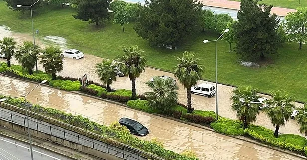 Samsun'da şiddetli yağış sel ve taşkınlara neden oldu: Bazı ilçelerde eğitime ara verildi