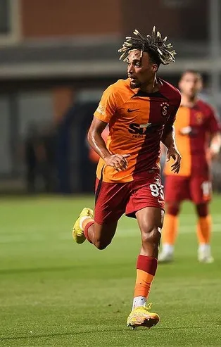 Sacha Boey'i göklere çıkardılar! Hollanda basınından Galatasaray'ın yıldızına övgü dolu sözler