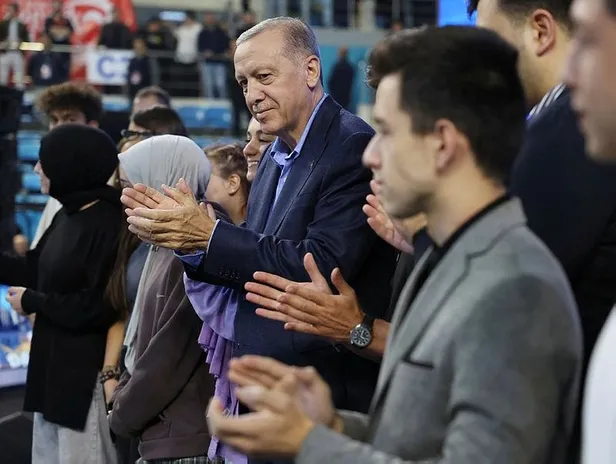 baskan-erdogandan-sakaryadaki-ilk-oyum-erdogana-ilk-oyum-ak-partiye-bulusmasinda-onemli-aciklamalar-1664059765322.jpeg Başkan Erdoğan'dan Sakarya'daki "İlk Oyum Erdoğan'a, İlk Oyum AK Parti'ye" buluşmasında önemli açıklamalar-8