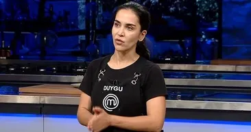 Esra Erola katıldığı ortaya çıkan Duygu Acarsoyun Mastercheften ayrılma nedeni: Kaç kere yazdım sildim bilemiyorum ama...