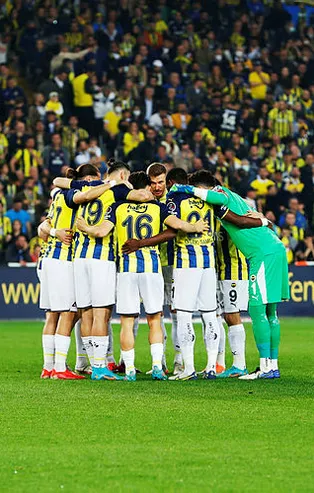 Fenerbahçe'de savunma S.O.S veriyor! Beşiktaş derbisi öncesi gözler bu isimlerde