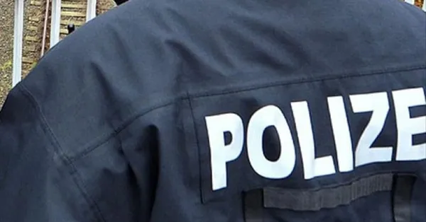 almanyada-turk-aileye-irkci-saldiri-alman-polisi-silah-tasiyan-alman-cifti-serbest-birakti-1625521683205.jpeg Almanya'da Türk aileye ırkçı saldırı! Alman polisi silah taşıyan Alman çifti serbest bıraktı-2
