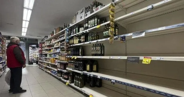 avrupada-aclik-ve-gida-krizi-derinlesiyor-italyanin-finans-baskenti-milanoda-yardim-kuyruklari-sosyal-medyaya-1661802493218.jpeg Avrupa'da açlık ve gıda krizi derinleşiyor! İtalya'nın finans başkenti Milano'da yardım kuyrukları sosyal medyaya yansıdı-11