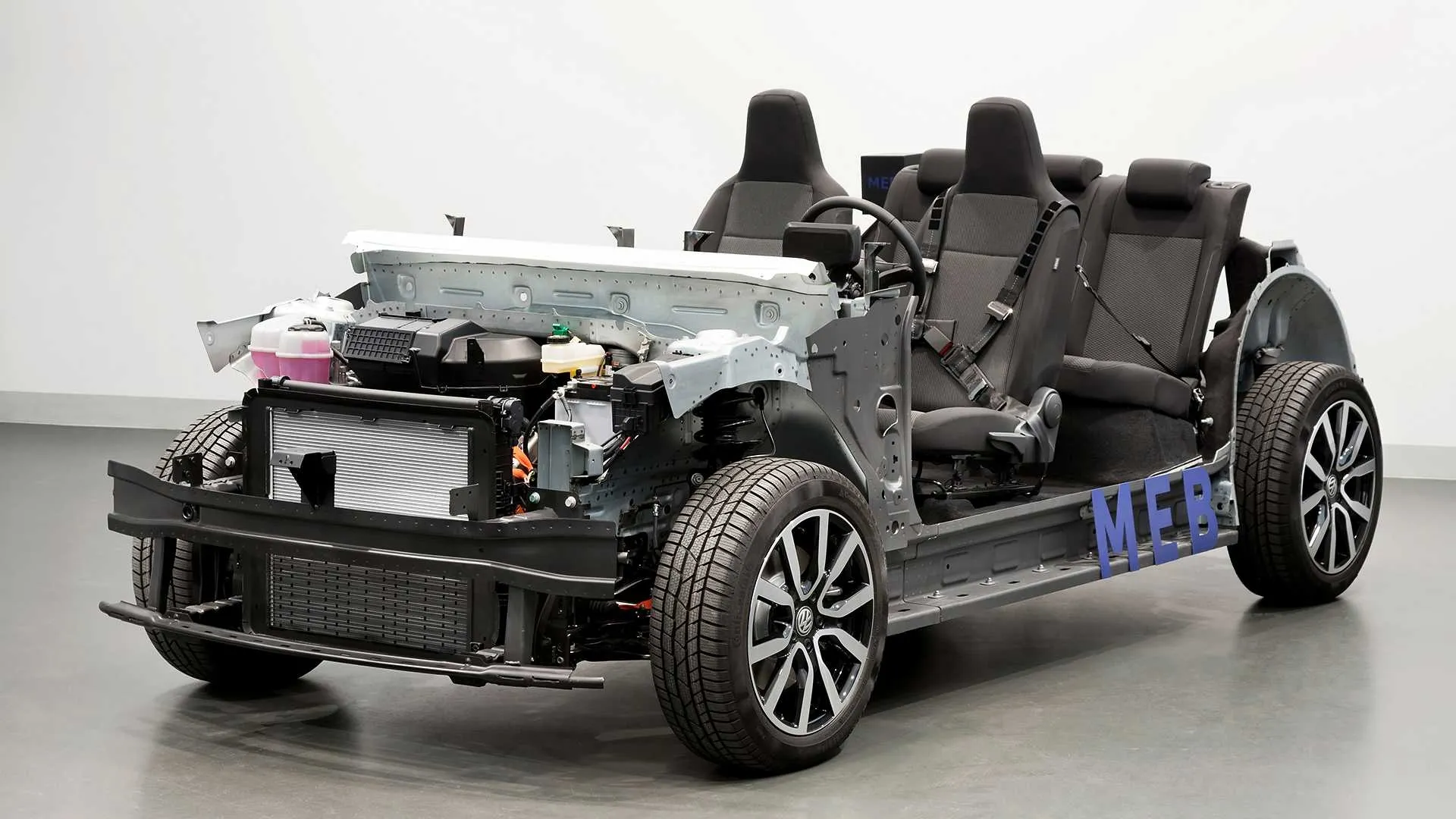 Volkswagen ID'nin fotoğrafları ortaya çıktı! İşte Volkswagen'in yeni modeli ID ve özellikleri - 4