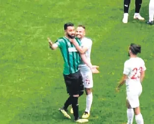 Sakaryasporlu futbolcuları jiletle yaralayan Mansur Çalar serbest bırakıldı