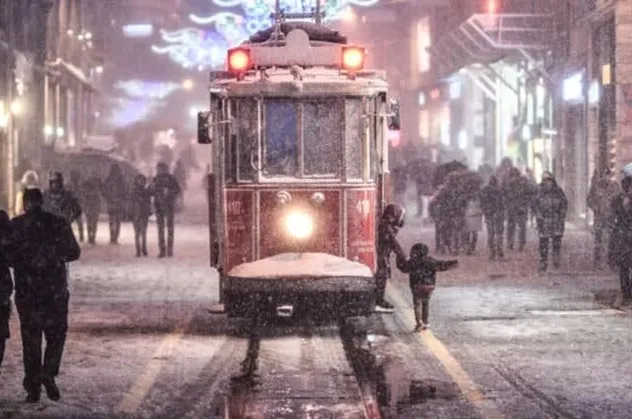 HAVA DURUMU | İstanbul'a kar yağacak mı? Kar İstanbul'un sınırına dayandı Meteoroloji'den flaş açıklama geldi! 8 Mart'ta hava nasıl olacak?