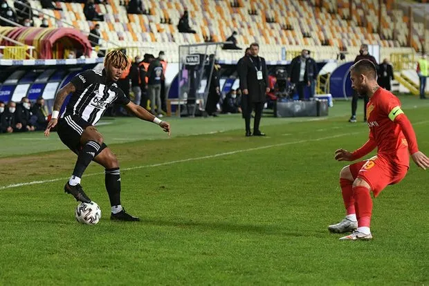 Adem Buyuk Un Esi Merve Buyuk Besiktas Maci Sonrasi Gelen Kufurlere Acti Agzini Yumdu Gozunu Ortalikta Erkegim Diye Gezersiniz Takvim