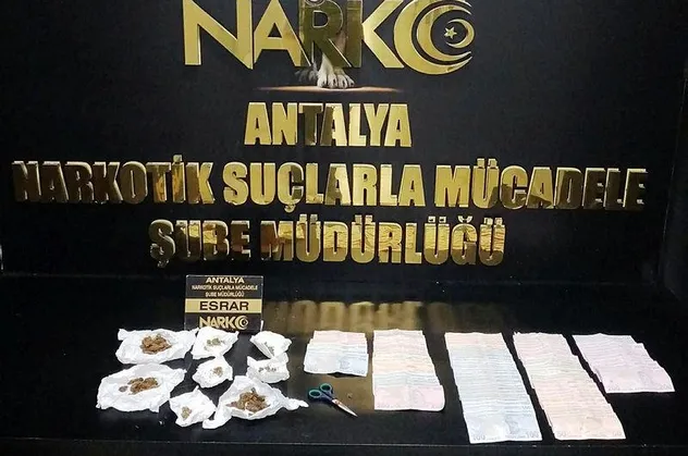 Antalya'da 'torbacı'lara baskın: 53 gözaltı