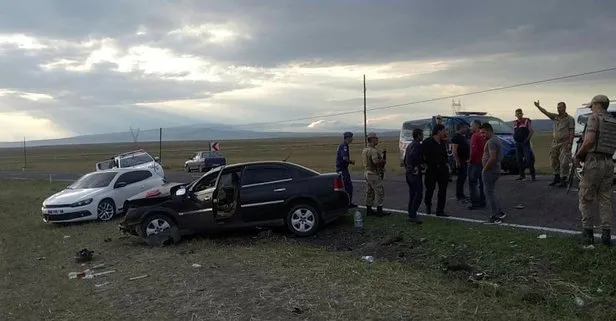 Son dakika: Kars’ta iki otomobil çarpıştı: 10 yaralı