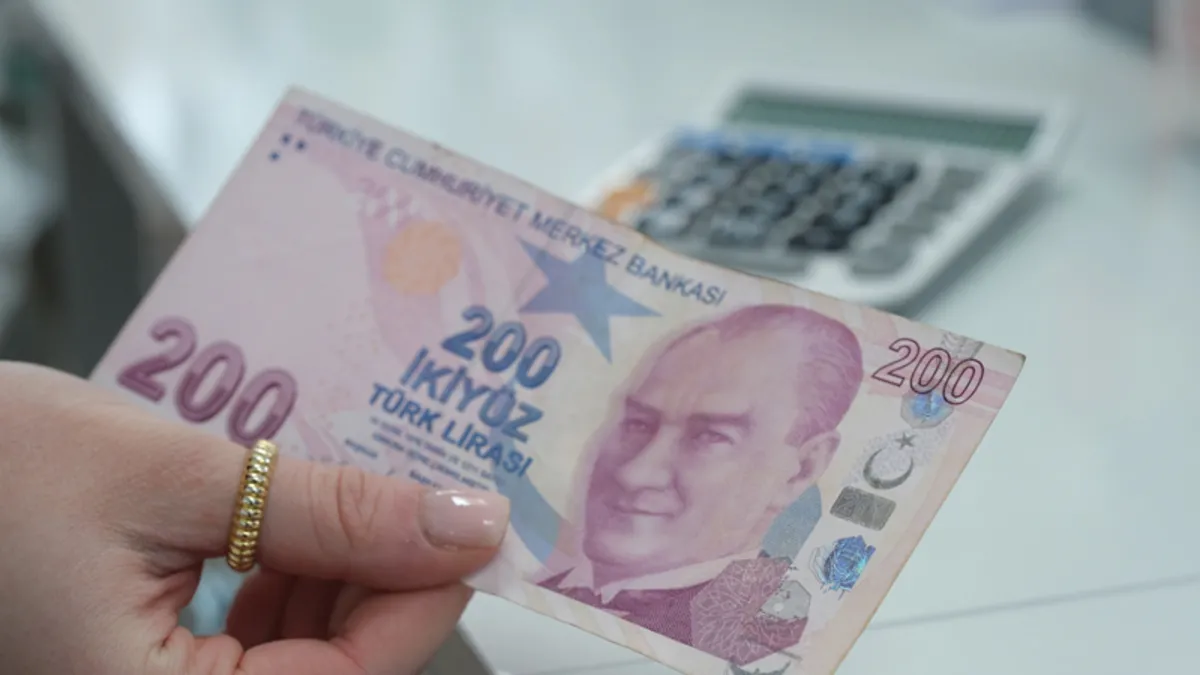 7 bin lirayı aşan ödemeler nakit yapılamayacak! Cezası var! Gelir İdaresi Başkanlığı açıkladı