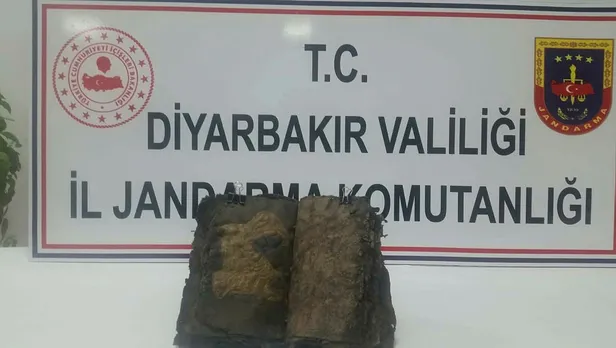 Diyarbakır'da bulundu! Deri üzerine altın işlemeli-3