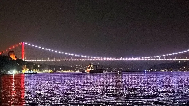 istanbuldan-ukraynaya-seyir-halindeyken-ariza-yapan-kargo-gemisi-nedeniyle-istanbul-bogazinda-gemi-trafigi-ask-1662171557006.jpeg İstanbul'dan Ukrayna'ya seyir halindeyken arıza yapan kargo gemisi nedeniyle İstanbul Boğazı'nda gemi trafiği askıya alındı-2