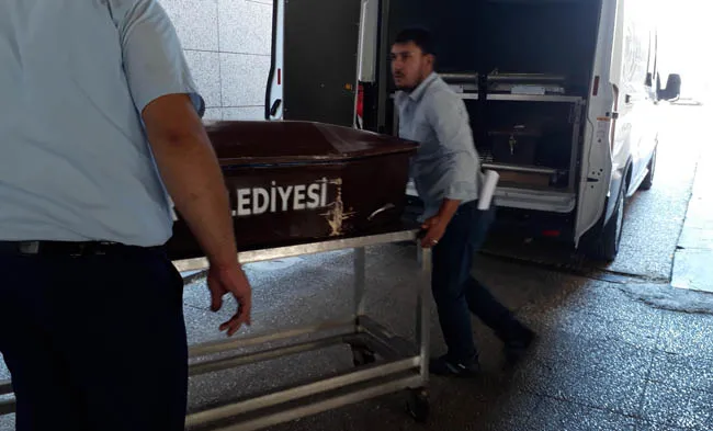 Anne ve babasını sopayla vurarak öldürdü! Nedeni dehşete düşürdü - 3