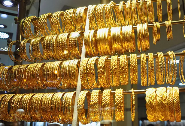 22-ayar-bilezik-gram-ve-ceyrek-altin-fiyatlari-ne-kadar-yilin-son-gununde-175-artis-78-lira-birdenbire-1609433779736.jpg