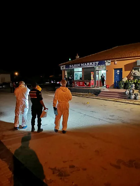dunur-dehsetinde-kan-akti-market-sahibinin-talihsiz-olumu-1623583427942.jpg Konya'da dünür dehşeti! Market içinde ateş açtı, ölü ve yaralılar var-4