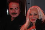 Orhan Gencebay’ın eşi Sevim Emre bikinili pozuna "Yapay zeka" diyenlere ateş püskürdü: "Rabbim cömert davranmış!"
