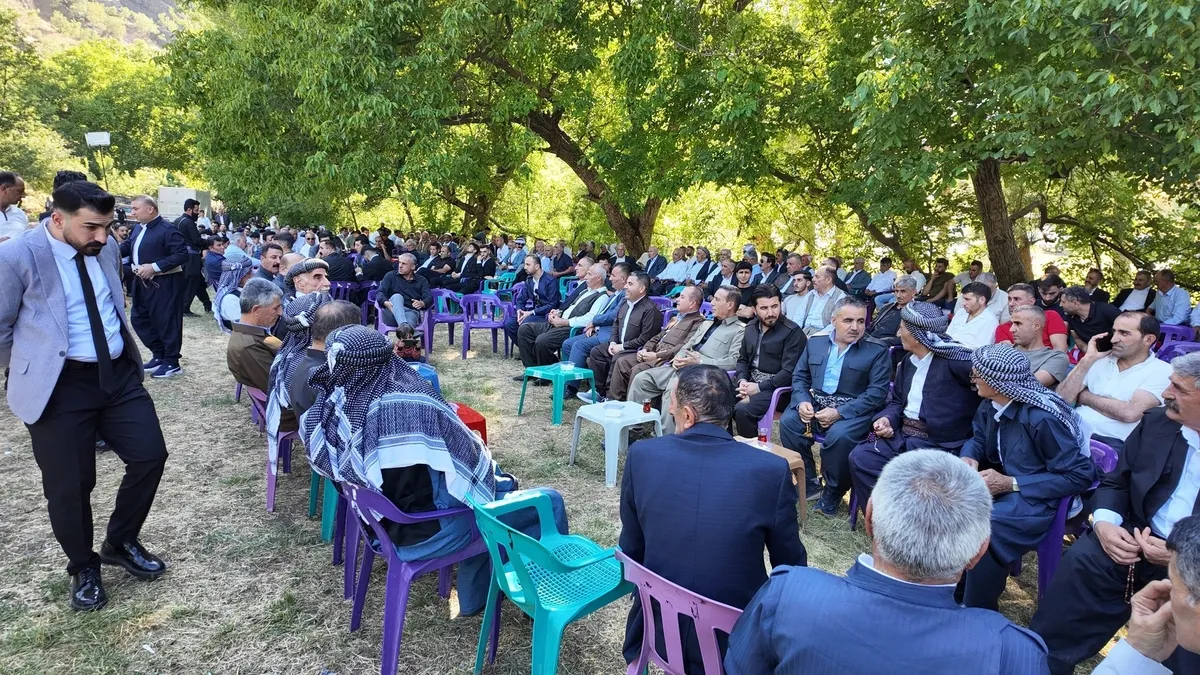 masal-gibi-dugun-1784256092833.jpeg Şırnak'ta masal gibi düğün: Çifte 6 milyon liralık takı takıldı-2