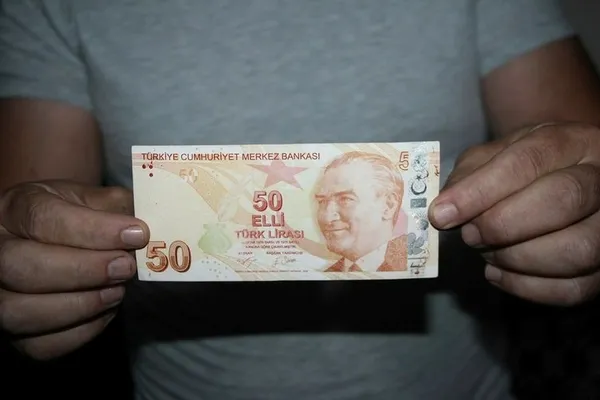 Düzce'de hatalı basım 50 lirasını 75 bin liraya satışa çıkardı-2