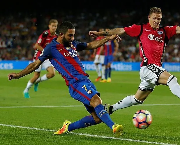 Ardalı Barcelona Alaves’e teslim