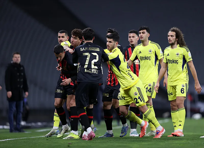 Spor yazarları Fatih Karagümrük - Fenerbahçe maçını değerlendirdi! "Ruhsuzluk" - 9