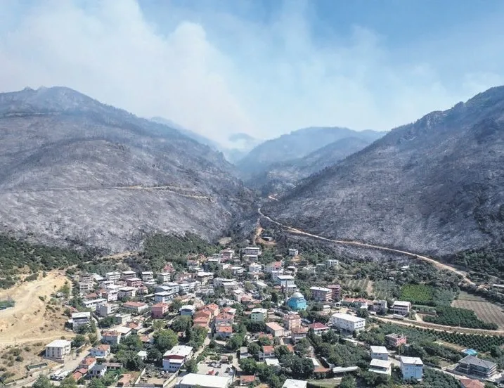 Yakıcı düşmana karşı binlerce personel ve araçla göz kırpmadan savaş!