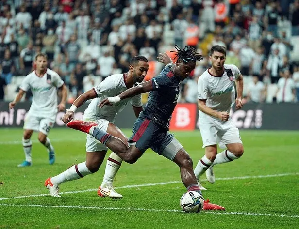 besiktas-tek-atti-3-aldi-besiktas-1-0-fatih-karagumruk-1630184090217.jpeg Beşiktaş tek attı 3 aldı! (Beşiktaş 1-0 Fatih Karagümrük)-4