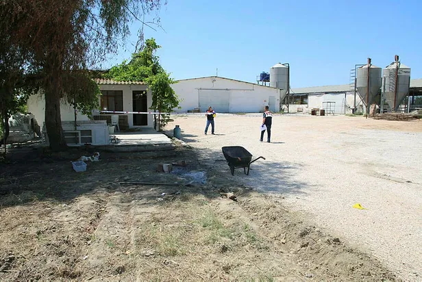 Manisa'da çiftlikte kan donduran olay! 16 yaşındaki kız çocuğu da gözaltına alındı-3