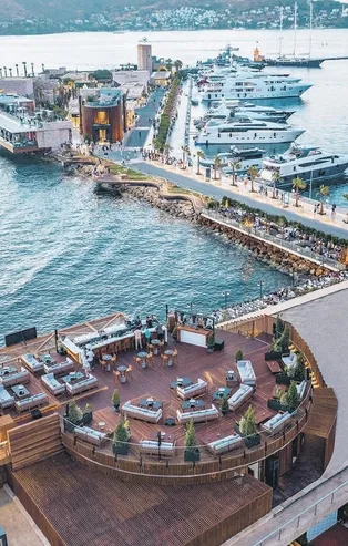 Yalıkavak'ta 21 bin 820 TL'lik hesap! Adisyon sonuna düşülen 'Yine bekleriz' notu sosyal medyada espri konusu oldu