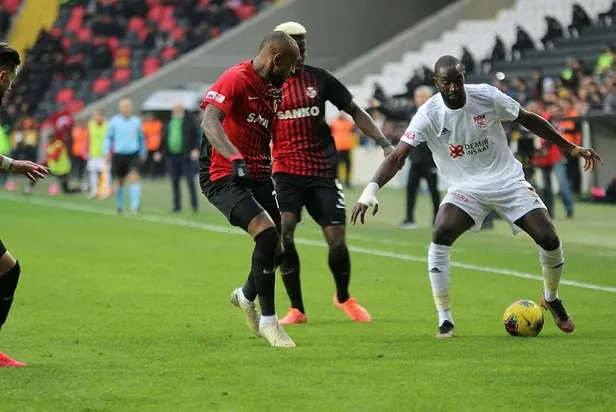 mac-sonucu-gaziantep-fk-5-1-sivasspor-1580657036652.jpeg MAÇ SONUCU | Gaziantep FK 5-1 Sivasspor-1