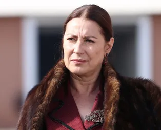 Vahide Perçin kimdir?