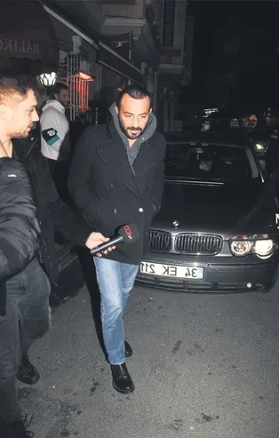 Bensu Soral evde Hakan Baş eğlencede! Gecelerde teselli buluyor...