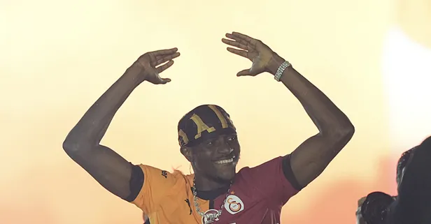 Galatasaray'dan Victor Osimhen açıklaması! Transferi bitti mi?
