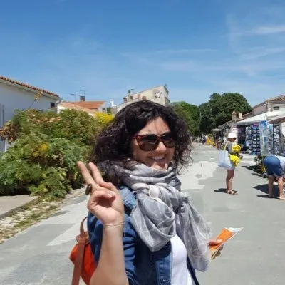 soyerden-bir-skandal-daha-fransada-yasayan-pkk-sempatizani-khkli-profun-izmirliden-maas-aliyor-1642312828720.jpg Soyer'den bir skandal daha! Fransa'da yaşayan PKK sempatizanı KHK'lı Prof İzmirliden maaş alıyor-4