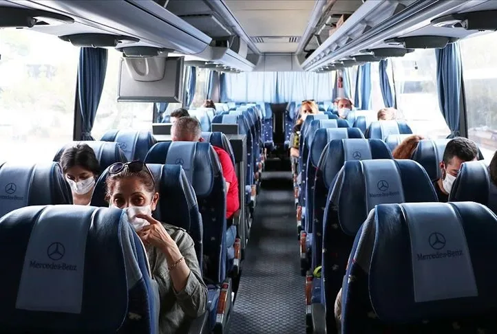 Yollara düşeceğiz