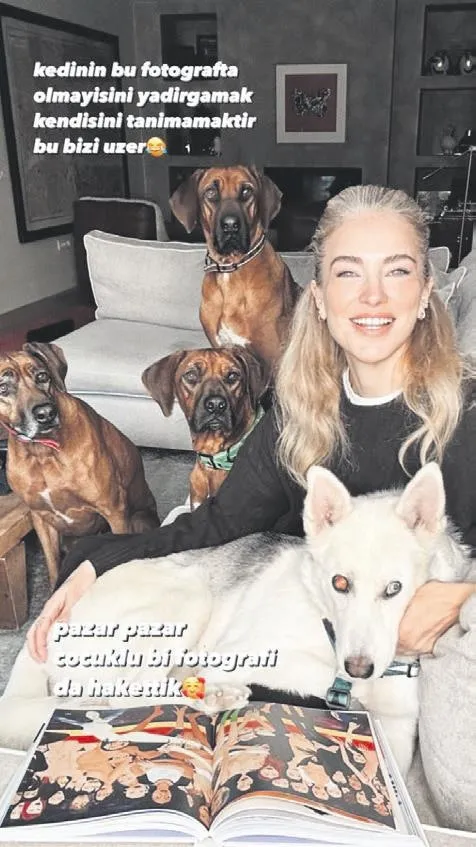 burak-ozcivit-ve-hamile-esi-fahriye-evcen-ogullari-karan-ile-birlikte-bir-avmnin-eglence-merkezinde-vakit-geci-1670193017215.jpeg Burak Özçivit ve hamile eşi Fahriye Evcen, oğulları Karan ile birlikte bir AVM'nin eğlence merkezinde vakit geçirdi | Saklambaç haberleri-9