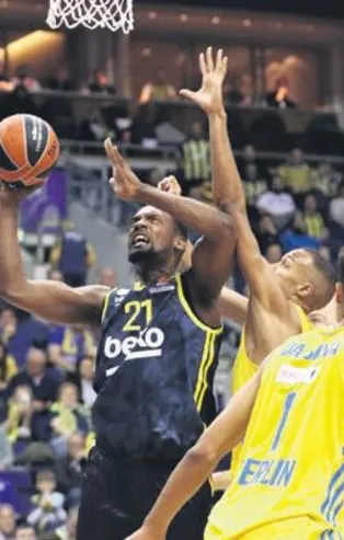 Fener&Efes Avrupa’da kayıp