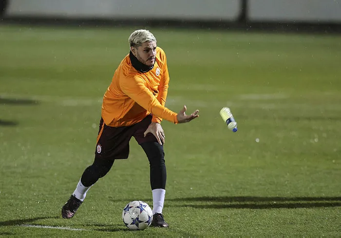 galatasaray-manchester-united-maci-saat-kacta-gs-manchester-maci-hangi-kanalda-canli-yayinlanacak-ilk-11ler-1701254276924.jpg Galatasaray - Manchester United maçı saat kaçta? GS - Manchester maçı hangi kanalda CANLI yayınlanacak? İlk 11'ler...-3