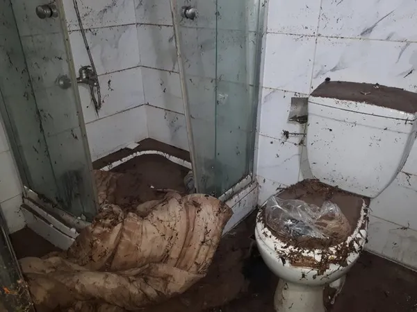 ankarada-sel-felaketi-buse-nur-doganay-bodrumda-can-verdi-facia-goz-gore-gore-geliyorum-demis-1656736780960.jpeg Ankara'da sel felaketi: Buse Nur Doğanay bodrumda can verdi! Facia göz göre göre geliyorum demiş-5