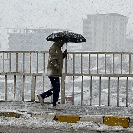 Meteoroloji’den 9 ile kar ve fırtına alarmı: İstanbul havalar ısınıyor! Hafta sonu yağış var