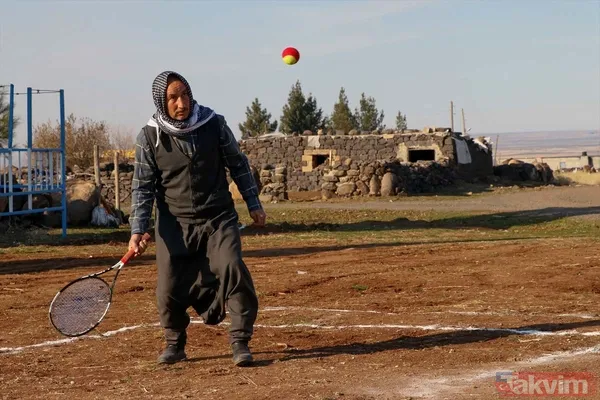 Koronavirüs salgınında köyden dışarı çıkamayan Şanlıurfa Viranşehirliler kendilerini tenise verdi - 7