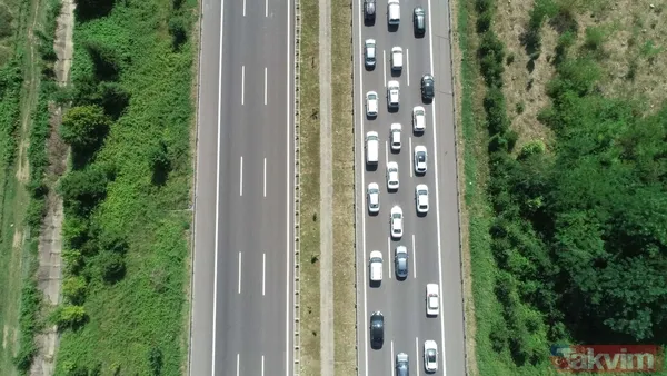 SON DAKİKA: Kurban Bayramı tatili için yollar doldu taştı! Bolu Dağı'nda kilometrelerce araç kuyruğu - 30