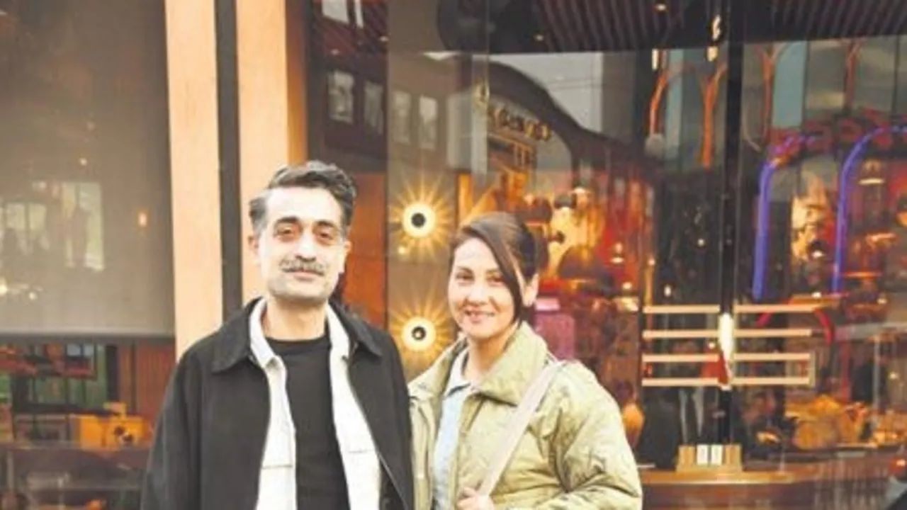 Diren Polatoğulları eşi Sena Polatoğulları ile objektiflere yansıdı!